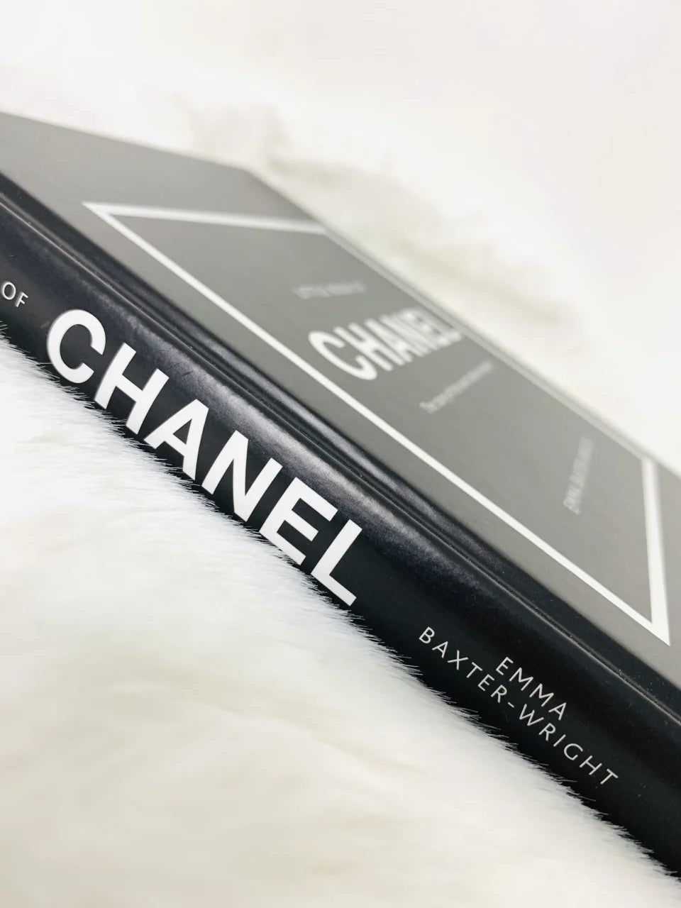 Kleines Buch von Chanel